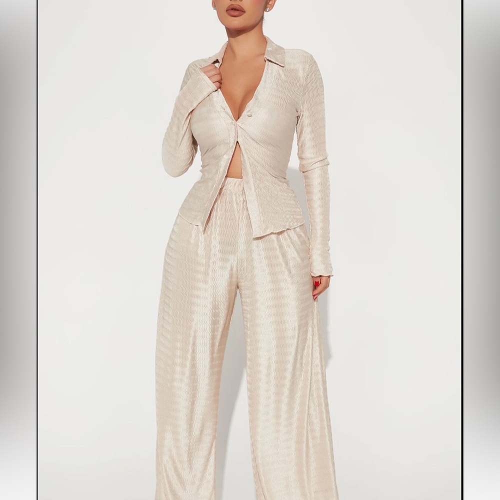 NWT‼️ Plisse pant set cream tan color